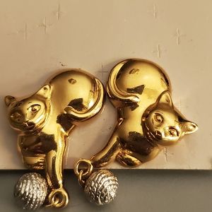 Avon vintage cat earrings